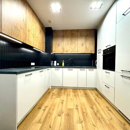 Cute 2 Bedroom In Apartment