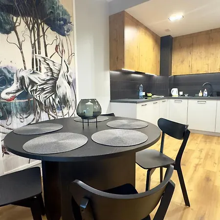 Cute 2 Bedroom In Apartment